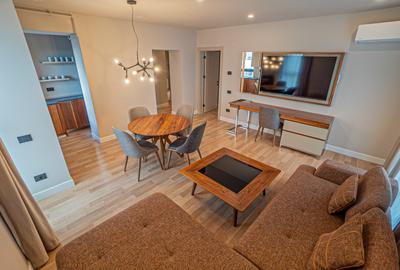 Apartament cu 3 camere în Universitate