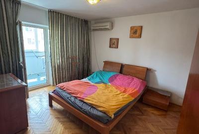 Proprietar, vând apartament decomandat cu 3 camere, având o suprafață de 84 mp, - 5