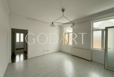 Vila spatioasa | Complet renovată | Central - 9