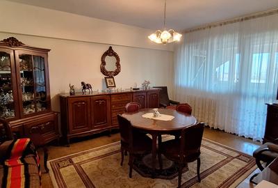 Apartament cu 4 camere de vanzare Pantelimon - Delfinului - 1