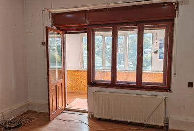 Apartament 2 camere liber la vanzare zona Colinei - 2