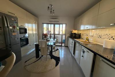 Copou - Casa Armatei , 4 camere , 108 mp , garaj si boxa in proprietate ! - 1