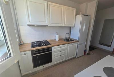 Apartament cu 2 camere semidecomandat, mobilat în Obor