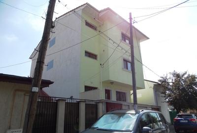 Apartament cu 2 camere semidecomandat, mobilat în Eroii Revoluției