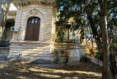 Casă cu 12 camere în Universitate