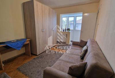 Apartament de vanzare cu 3 camere, centrala proprie, zona Dacia - 3