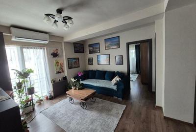 Apartament cu 3 camere semidecomandat în Giroc