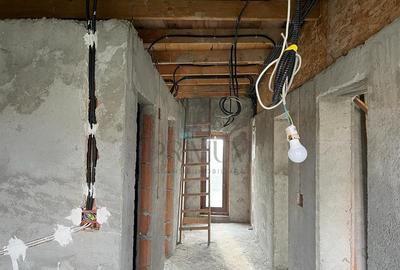 Casa la rosu - toate utilitatile - zona foarte buna - 5