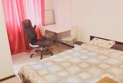 Garsonieră decomandată în Rogerius