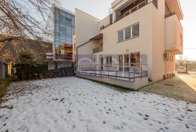 Casă individuală cu 7 camere în Băneasa