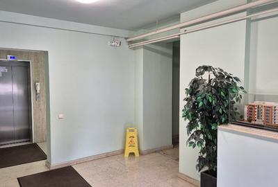De inchiriat BIROU/CABINET/ap. spatios, 2 cam, 100m2 (8.5Eur/mp) , loc parcare - 4