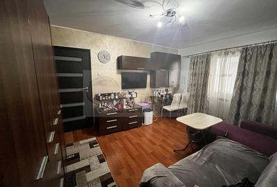 Zimbru 2 camere, et.1, semidecomandat, 85.000 € - 1