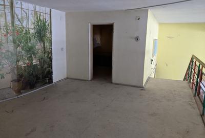 Cladire spatiu , restaurant , birouri - 10