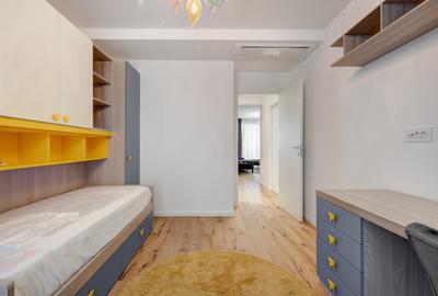 Apartament cu 3 camere semidecomandat în Aviației