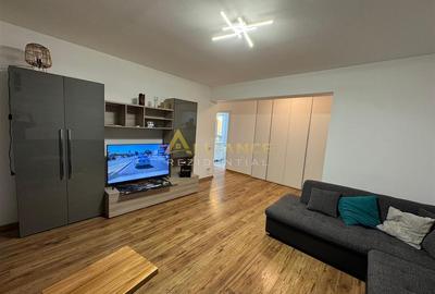 Apartament cu 2 camere decomandat, mobilat în Central