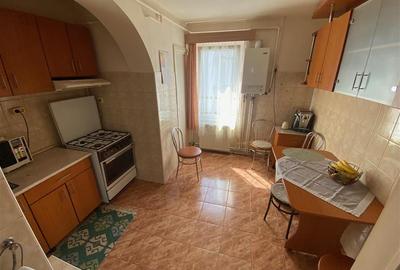 Apartament cu 4 camere decomandat în Tudor