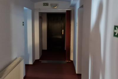 Inchiriez spatiu comercial  situat in Zona Centrala - 1