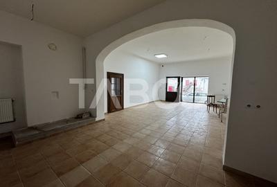Spatiu comercial 50 mp de inchiriat in centrul Cristianului cu vad bun - 8