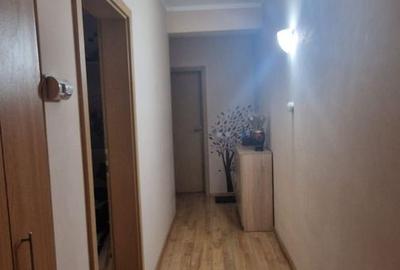 Apartament de vânzare cu 3 camere zona Stadion - 2