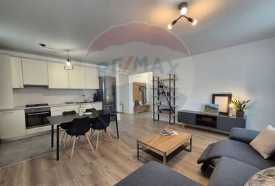 Apartament cu 3 camere decomandat, mobilat în Europa