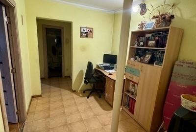 PODU ROS - SENS GIRATORIU - 3 CAMERE DECOMANDAT - ETAJ INTERMEDIAR - 9