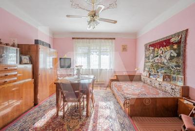 Casă individuală cu 10 camere în Nord