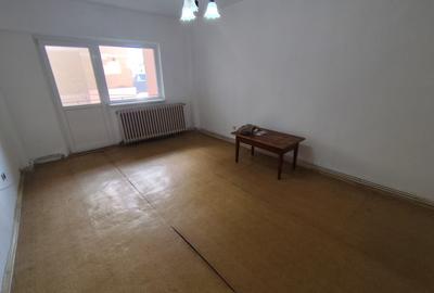 Apartament 3 camere| etaj 2| zona Aiud - 1