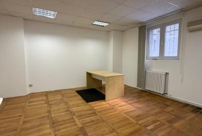 Universitate stradal / spatiu in cladire de birouri / 2 camere - 42mp / - 3