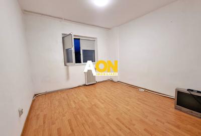 Apartament 3 camere, 2 bai, decomandat, etaj 3,  Cetate, zona Mercur - 10