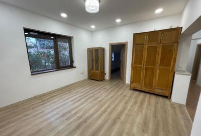 Chirie casă 3 camere ,terasa, curte acces auto – par Bratianu-1000 e/l - 1