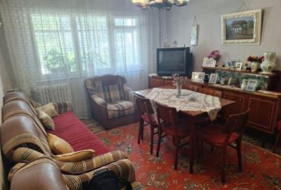 3 Camere Semidecomandat , Tomis Nord , Dobrila Eugeniu,0/4,  53mp - 1