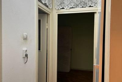 Girocului-Spitalul judetean | 3 Camere | Decomandat | Centrala proprie | Boxa - 11