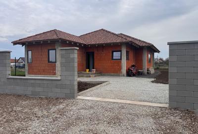 Individuala Parter Becicherecu Mic, Zona Semicentrala,4 Camere,Teren 800 mp - 1