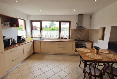 Vila spațioasă și recent renovată în Ghiroda! - 40