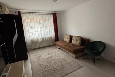 Apartament cu 3 camere semidecomandat în Tomis Nord
