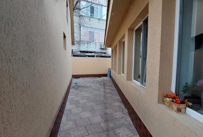 CASA 6 CAMERE  |  ZONA DACIA  |  SCOALA SPORTIVA Nr. 1 - 15