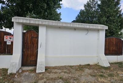 Judetul Prahova, in Poienarii Burchii, conac neoromanesc si teren 2.800 mp - 3