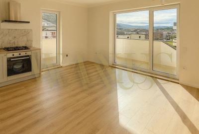 Apartament cu 3 camere semidecomandat, mobilat în Florești