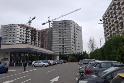 Apartament cu 2 camere decomandat în Titan