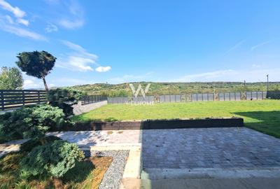 Casa cu piscina interioara si priveliste catre Cetatea Cisnadioarei - 17