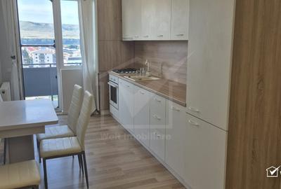Apartament cu 3 camere semidecomandat, mobilat în Florești