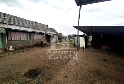 Casă veche de vânzare în Pesac, teren 1.439 mp. - 2
