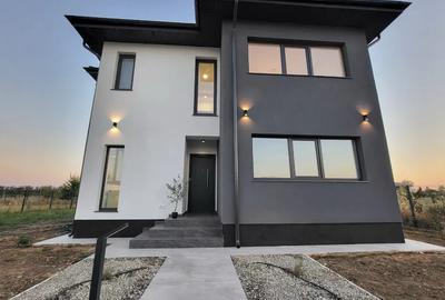 Casă individuală cu 5 camere în Tărtășești