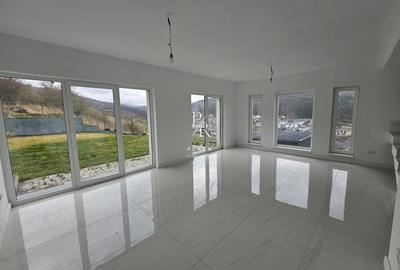 Casă individuală cu 4 camere în Florești