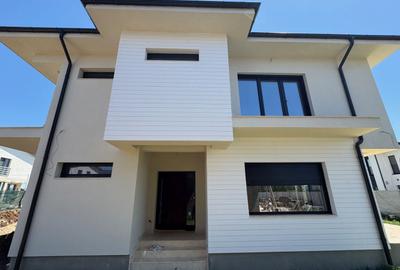 Casă individuală cu 4 camere în Tunari