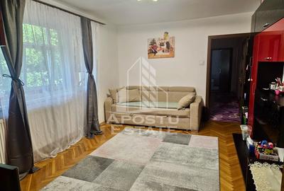 Apartament cu 3 camere semidecomandat, mobilat în Gheorghe Lazăr