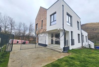 Locuinta spatioasa in ansamblu restrans din Tauti - 1