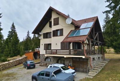 Vilă cu 10 camere P+2E+M 400 M² utili 2800 M² Teren Comandau - 20