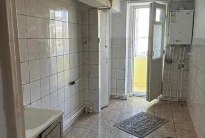 3 DECOMANDATE, CONFORT 1, 76000€ Micro 38