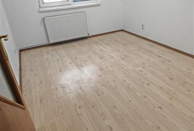 Apartament 3 camere liber la vanzare zona Astra - 8